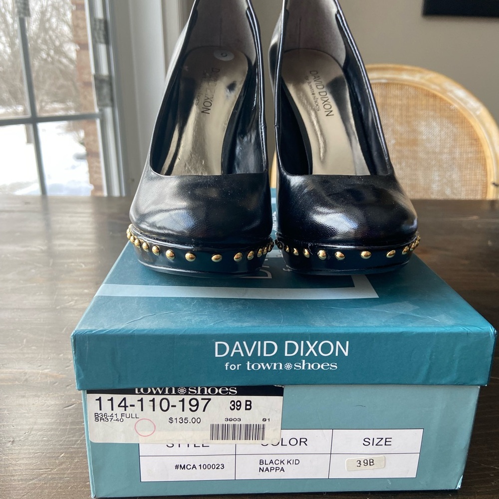 Brand new Leather Platform Pumps With Studs